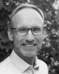 Thomas Curtius MW